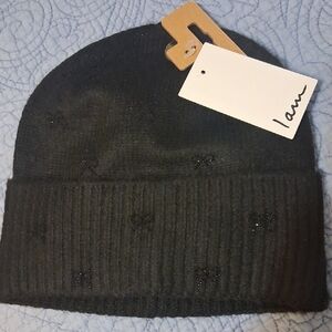 Blackcap With Beaded Bows